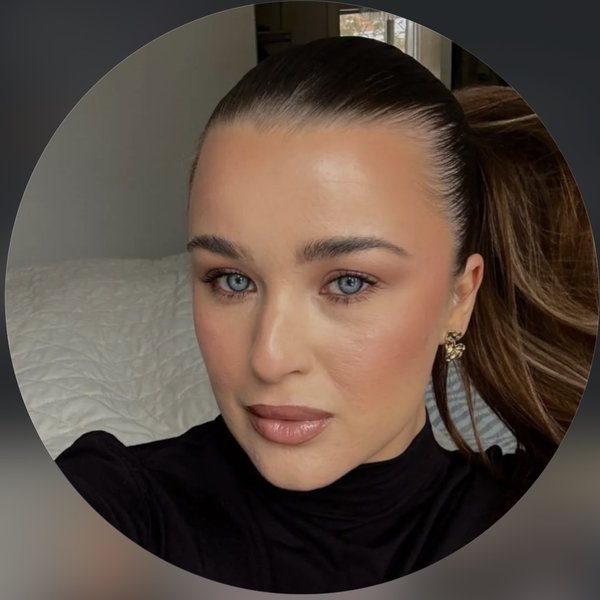 Angelina, Certified Makeup Artist